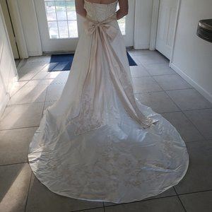 Ivory & Champagne Wedding Dress size 4